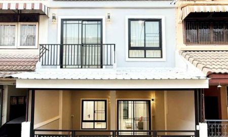 ขายทาวน์เฮาส์ - ทาวน์เฮาส์หน้ากว้าง แต่งใหม่พร้อมอยู่ ซอยจรัญ 23 ใกล้ MRT จรัญ 13 บางกอกน้อย