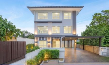 ขายบ้าน - บ้านเดี่ยวหลังใหญ่ 3 ชั้น รีโนเวทใหม่ โครงการ คาซ่าพรีเมี่ยม ราชพฤกษ์-พระราม5