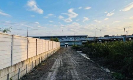 ขายที่ดิน - ขายที่ดิน ลาดกระบัง ทำเลดีมาก ที่ดินหัวมุมถนนร่มเกล้า-มอเตอร์เวย์