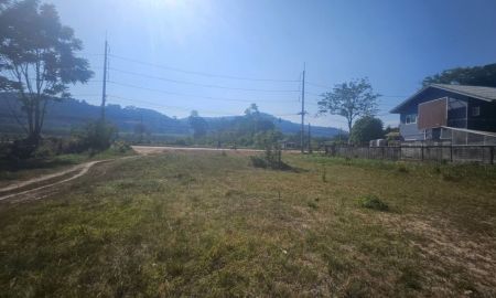 ขายที่ดิน - ที่ดินราคาถูกอยู่ไม่ไกลจากสนามบินภูเก็ต ติดถนนสายท่าเรือ-เมืองใหม่ การคมนาคมเดินทางสะดวก มีไฟฟ้าประปาผ่าน