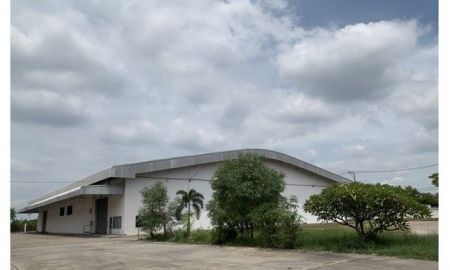 ให้เช่าโรงงาน / โกดัง - ให้เช่าโกดัง 2700 ตารางเมตร พื้นที่ 9 ไร่ 1 งาน 3 ตารางวา เป็นพื้นที่สีเขียว ต.ลำไทร อ.วังน้อย