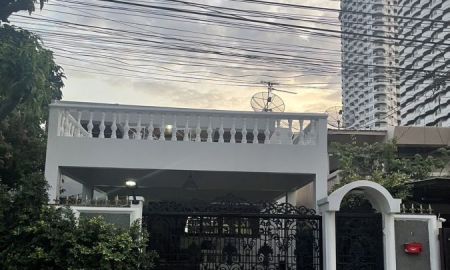 ขายบ้าน - ขายบ้านเดี่ยว 2 ชั้น รีโนเวทใหม่ ซอย Airport Link หัวหมาก ติดคลอง บรรยากาศดี