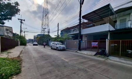 ขายทาวน์เฮาส์ - ทาวน์ 2 ชั้น บ้านพรรณนิภา 3 ถนนรังสิต-นครนายก ตำบลคลองสี่ อำเภอคลองหลวง จังหวัดปทุมธานี