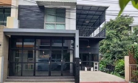 ให้เช่าทาวน์เฮาส์ - พื้นที่จุใจ 380 ตร.ม.! ให้เช่าทาวน์โฮม 3 ชั้น โมทาว แจ้งวัฒนะ หลังมุมติดคลองบัว วิวสวยสงบ เหมาะทำออฟฟิศ สตูดิโอ หรือพักอาศัย