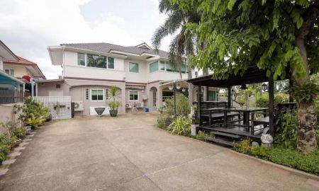 ขายบ้าน - จอดรถได้ 6 คัน! ขายบ้านหลังใหญ่ 5 นอน 5 น้ำ ย่านศรีสมาน-ปากเกร็ด ใกล้ทางด่วนและสวนกุหลาบนนท์ ทำเลดีเข้าออกสะดวก