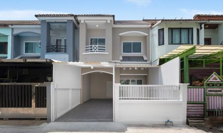 ขายทาวน์เฮาส์ - ทาวน์โฮม 2 ชั้น รีโนเวทใหม่ หมู่บ้านร่มโพธิ์ บางบัวทอง ติดถนนใหญ่ ใกล้สถานีรถไฟฟ้าสี่แยกบางพลู พร้อมอยู่