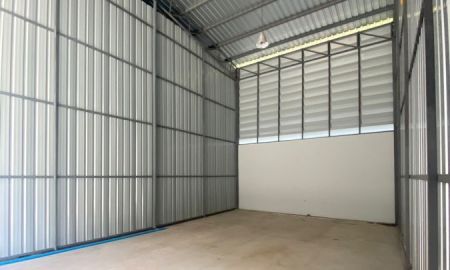 ให้เช่าโรงงาน / โกดัง - เริ่มต้นธุรกิจต้องมีพื้นที่ดีๆในการเก็บสต็อกสินค้า มาที่นี่เลยโกดังให้เช่าสายไหม31ยินดีให้บริการค่ะ พื้นที่ใช้สอยคุ้มค่า เพดานสูง เก็บของได้จุใจแน่นอน