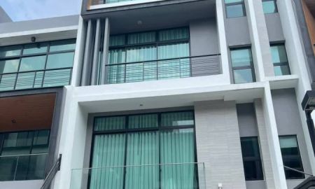 ให้เช่าทาวน์เฮาส์ - ให้เช่า ทาวน์โฮม 4 ชั้น โครงการ เนอวานา ดีฟายน์ ศรีนครินทร์- พระรามเก้า เฟอร์นิเจอร์ครบ พร้อมอยู่ ราคา 80,000 บาท/เดือน