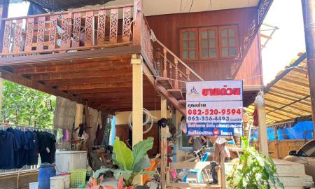ขายบ้าน - บ้านเดี่ยว 2 ชั้น 42 ตร.ว. ครึ่งปูนครึ่งไม้สัก สภาพดี จ.สิงห์บุรี