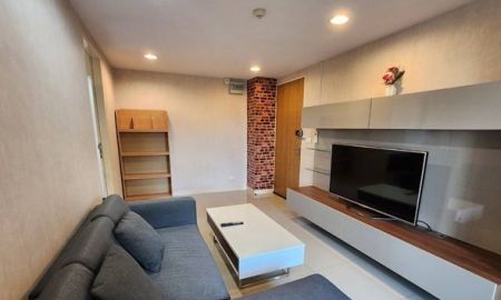 ให้เช่าคอนโด - ให้เช่าซีนิธ เพลส สุขุมวิท42 ใกล้รถไฟฟ้าสถานีเอกมัย,,,มี 2 ห้องนอน ชั้น6