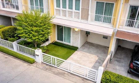 ให้เช่าทาวน์เฮาส์ - MRT บางบำหรุ ตลาดครอบครัว บางกรวย 300ม. กฟผ. 2.14 กม. สะพานพระราม7 ปิ่นเกล้า ทาวน์โฮม 3นอน