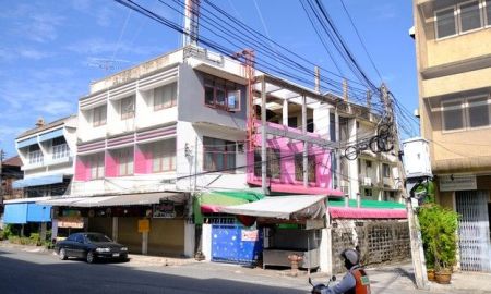 ขายอาคารพาณิชย์ / สำนักงาน - ขายตึก 3 ชั้น 239 ตารางวา ติดถนนวชิรปราการ ตลาดชลบุรีกลางตลาดบ้านบึง