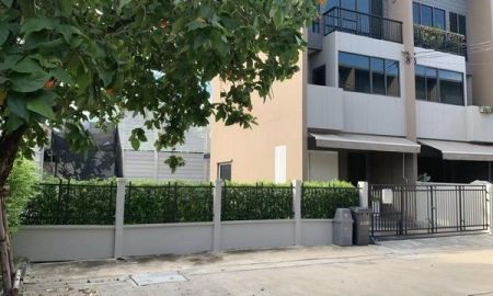 ให้เช่าทาวน์เฮาส์ - ให้เช่าทาวโฮมโครงการบ้านกลางเมือง ลาดพร้าว-เสรีไทย 3ชั้น หลังมุม จดยริษัทได้ เลี้ยงสัตว์ได้ เหมาะทำออฟฟิศ ทำตลาดออนไลน์ อยู่อาศัย