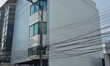 ขายอาคารพาณิชย์ / สำนักงาน - อาคารพาณิชย์ 4 ชั้นครึ่ง (ใกล้คูเมือง) รีโนเวทใหม่ พร้อมเปิดธุรกิจได้ทันที