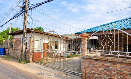 ขายที่ดิน - ขายบ้านพร้อมที่ดิน อ.เชียงคำ พะเยา พื้นที่กว้าง พร้อมโกดัง บนพื้นที่ 278 ตร.วา เหมาะทำธุรกิจ / อาคารพาณิชย์