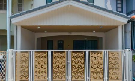 ขายทาวน์เฮาส์ - ขาย ทาวน์เฮ้าส์ 2 ชั้น รีโนเวทใหม่ KC รามอินทรา 8 พื้นที่ 24 ตร.วา 4 ห้องนอน 2 ห้องน้ำ สวยเหมือนได้บ้านใหม่