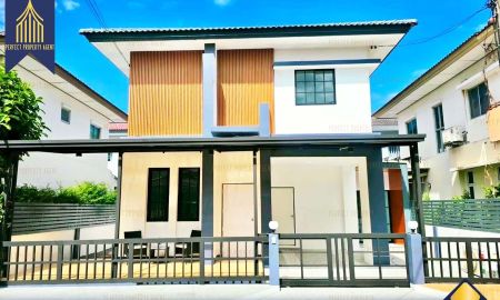 ขายบ้าน - ขาย บ้านแฝด พร้อมพัฒน์ กรีนโนวา ซอยซาฟารีเวิลด์ ตกแต่งใหม่ แถมแอร์