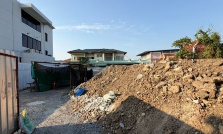 ให้เช่าที่ดิน - ให้เช่า ที่ดินติดถนนอินทราวาส ติดกับซอยอินทราวาส 27 ขนาดประมาณ 160ตรว. (กว้าง 20.68เมตร ลึก 30.52เมตร)