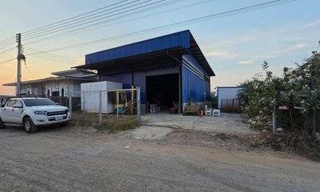 ให้เช่าโรงงาน / โกดัง - โกดังให้เช่า โรงงานให้เช่า คลังสินค้าให้เช่า ขนาดเล็กราคาถูก ไฟฟ้า 3 เฟส ลำลูกกาคลอง 8 สามารถเข้าออกได้ทางถนนลำลูกกาและธัญบุรี