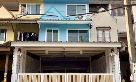 ขายทาวน์เฮาส์ - ขายทาวน์เฮ้าส์ 3 ชั้น รามคำแหง164 แยก18 รีโนเวทใหม่ทั้งหมด พร้อมอยู่