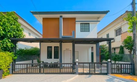 ขายบ้าน - ขาย บ้านเดี่ยว 2 ชั้น สไตล์โมเดิร์น 4 ห้องนอน 2 ห้องน้ำ พื้นที่ 35 ตร.วา รีโนเวททั้งหลัง