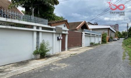 ขายบ้าน - ขายบ้านเดี่ยว 2 ชั้น เนื้อที่ 304 ตารางวา ถนนพหลโยธิน ซอยพหลโยธิน 46/1 ใกล้แยกวงเวียนหลักสี่