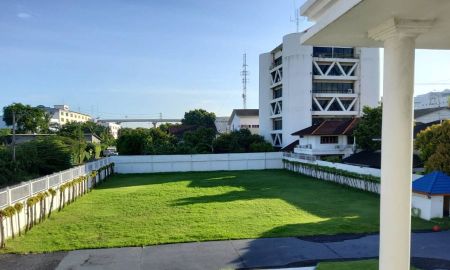 ขายที่ดิน - แบ่งขายที่ดิน 300 ตรว. ราคาต่อรองได้ ซ.ลาดพร้าว 88/1(88ทับหนึ่ง) ซอยกว้าง เข้าซอยไปประมาณ 50 เมตร ใกล้เลียบด่วน