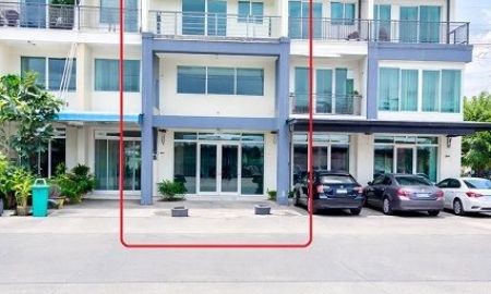 ให้เช่าอาคารพาณิชย์ / สำนักงาน - ตลาดหมู่บ้านบัวทอง 500 ม. ถ. บ้านกล้วย-ไทรน้อย ตลาดมณวดี พิมลราช MRTคลองบางไผ่ อาคาร 2 ชั้นครึ่ง หลังมุม 2-3นอน 2น้ำ 18ตร.วา. 160ตร.ม.