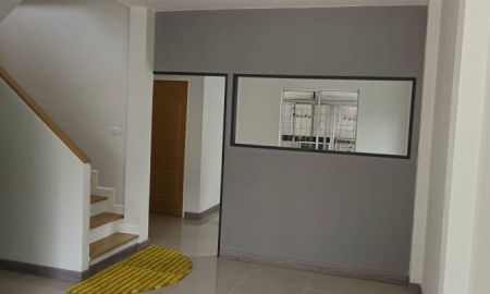 ขายบ้าน - ขายถูกมาก!! บ้าน 2 ชั้น ม.บ้านฟ้าปิยรมย์พรีเมียร์พาร์ค ทาสีใหม่ทั้งหลัง ทำเลทอง ใกล้โลตัส บิ๊กซี มอเตอร์เวย์