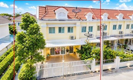 ให้เช่าทาวน์เฮาส์ - นวมินทร์ 161-165 เลียบด่วนรามอินทรา ทาวน์โฮม 2 ชั้น หลังมุม กว้าง 5.5 เมตร 3นอน นวลจันทร์54-58 2 น้ำ 32ตร.วา.380 ตร.ม. พร้อมเฟอร์ฯ