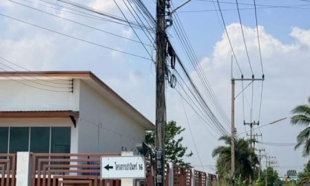 ขายที่ดิน - ขายด่วน ที่ดิน 180 ตารางวา ติดถนนสาธารณะ ถมแล้ว อิน 16 อ.ลาดหลุมแก้ว จ.ปทุมธานี