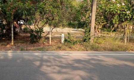 ขายที่ดิน - ขายที่ดิน 100 ตารางวา ด้านหน้าติดถนนลาดยาง ด้านข้างติดถนนซอย ใกล้สถานีรถไฟโคกตาหอม ใกล้ทะเล 1 กม