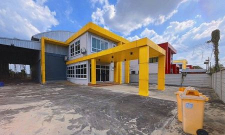 ขายโรงงาน / โกดัง - ขายโรงงานพร้อมออฟฟิศ 2 ชั้น พื้นที่ 2 ไร่ นราภิรมย์ บางเลน นครปฐม สภาพดีพร้อมใช้งาน รถใหญ่ รถคอนเทนเนอร์เข้าออก สะดวก