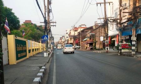 ขายบ้าน - ขายที่ดินพร้อมสิ่งปลูกสร้างติดถนนวัวลายหายยาพร้อมโอน