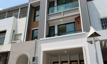 ขายอาคารพาณิชย์ / สำนักงาน - ทาวน์โฮม 4.5 ชั้น พร้อมลิฟต์ ส่วนตัว - สุขุมวิท101 (Sukhumvit 101)