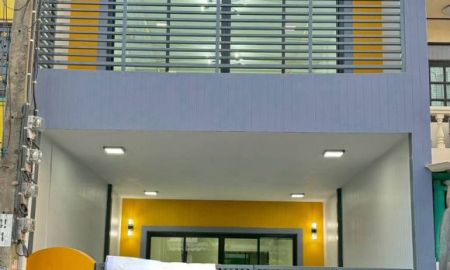 ขายทาวน์เฮาส์ - ทาวน์เฮ้าส์ 2 ชั้น หมู่บ้านชาร์มมิ่งโฮม ปากเกร็ด ใกล้ MRT แยกปากเกร็ด เนื้อที่ 16 ตารางวา 2 ห้องนอน แจ้งวัฒนะ-ปากเกร็ด ซอย 4