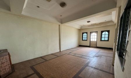 ขายอาคารพาณิชย์ / สำนักงาน - อาคารพาณิชย์ : พุทธมณฑล สาย 4 ตรงข้าม ตลาดศรีสวัสดิ์ ศาลายา ทำเลทอง