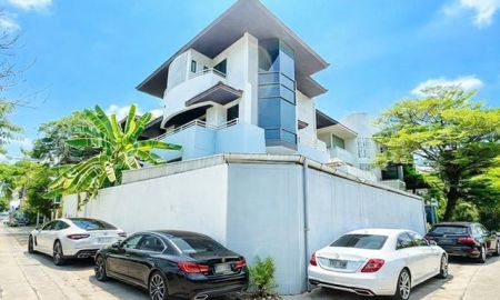 ให้เช่าอาคารพาณิชย์ / สำนักงาน - ฟอร์จูนทาวน์ เหม่งจ๋าย เซ็นทรัล พระราม 9 4.5 กม. ประชาอุทิศ อาคารสำนักงาน 3.5 ชั้น 8นอน 6น้ำ