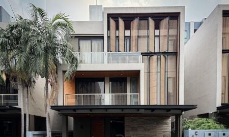 ขายบ้าน - ที่สุดแห่งความ Exclusive! ขายบ้านหรู 3 ชั้น Motique แจ้งวัฒนะ 10 พร้อมลิฟต์ส่วนตัว เดินไปรถไฟฟ้าเพียง 250 เมตร ใกล้ศูนย์ราชการฯ