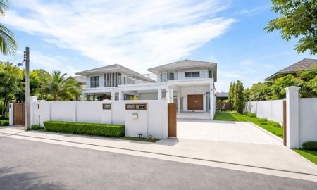 ให้เช่าบ้าน - ถนนเทียนทะเล24-30 103 ตร.ว. ขนส่งพื้นที่1 2.37กม คฤหาสน์ บ้านเดี่ยว 2 ชั้น 4 นอน 3 น้ำ ตลาดบางขุนเทียน 3กม.รร.ทวีธาภิเศก 2 2.2 กม.