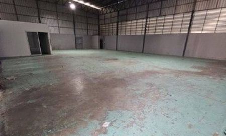 ให้เช่าโรงงาน / โกดัง - ให้เช่าโกดังย่าน แสมดำ เขตบางขุนเทียนพื้นที่ใช้สอย 460 ตร.ม. มีออฟฟิศ 1 ห้อง และห้องพัก 1 ห้อง ซ.บางกระดี่