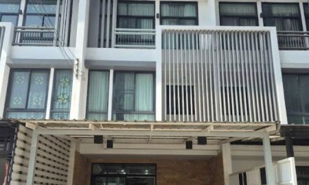 ให้เช่าทาวน์เฮาส์ - ทาวน์โฮม 3 ชั้น โครงการ Cozy ลาดพร้าว 41 เช่า