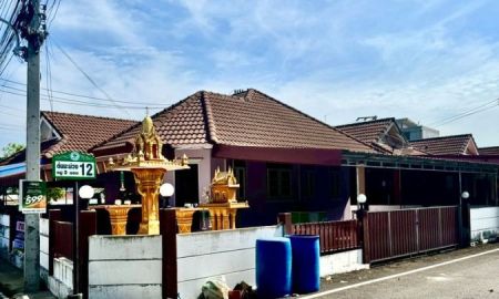 ขายบ้าน - ขายบ้านเดี่ยวชั้นเดียว หมู่บ้านไร่กล้วย ซอย 12 หลังบิ๊กซีเพชรบุรี เนื้อที่ 63 ตารางวา 3 ห้องนอน ตำบลต้นมะม่วง อำเภอเมืองเพชรบุรี จังหวัดเพชรบุรี