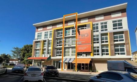 ขายอาคารพาณิชย์ / สำนักงาน - ขายตึกแถว 4ชั้น ขนาด 17.3 ตรว.ศูนย์ธุรกิจการค้าสุวรรณภูมิทาวน์ ถนนลาดกระบัง54/3 ขายถูกที่สุดในโซนลาดกระบัง ติดถนนใหญ่เหมาะทำธุรกิจหรือออฟฟิศ