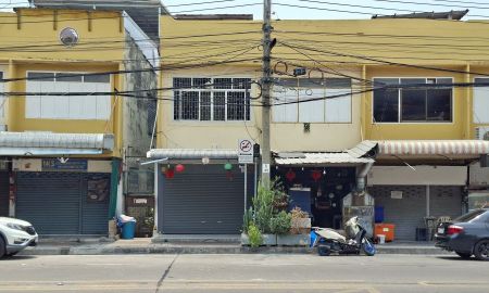 ขายอาคารพาณิชย์ / สำนักงาน - ขายอาคารพาณิชย์ 2 ชั้น ห้องมุม 12 วา 1 ห้องนอน 1 ห้องน้ำ ติดถนน 4 เลนย่านชุมชน ถนนประชาราษฎร์ ตำบลตลาดขวัญ อำเภอเมืองนนทบุรี จังหวัดนนทบุรี