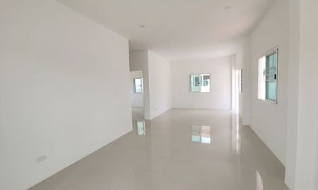 ขายบ้าน - บ้านเดี่ยว สร้างใหม่ ใกล้ตลาดร่วมเจริญ (ตลาดสระโคล่)เพียง 170เมตร