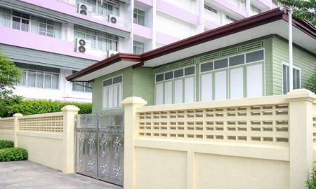 ให้เช่าบ้าน - ราชภัฏบ้านสมเด็จเจ้าพระยา 200 ม. MRT อิสระภาพ 11-17 บ้านเช่า 2 หลัง 7นอน 4 น้ำ 60ตรว. 240ตร.ม. ใกล้ BIG C อิสรภาพ 199ม.