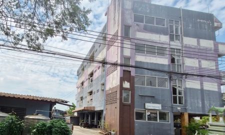 ขายอพาร์ทเม้นท์ / โรงแรม - ขายอพาร์ทเม้นท์ 4 ชั้น และ บ้าน 2 หลัง ซอยชูชาติอนุสรณ์ ถนนเลี่ยงเมืองปากเกร็ด ตำบลบางตลาด อำเภอปากเกร็ด จังหวัดนนทบุรี