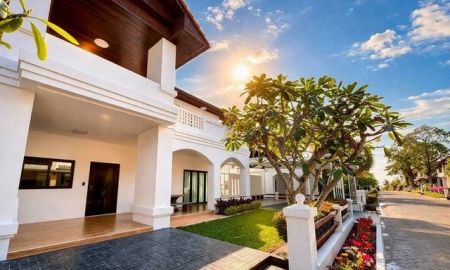 ขายบ้าน - ขายบ้านเดี่ยว นาจอมเทียน สัตหีบ หมู่บ้านหินวงนิเวศน์ เดินทางสะดวก