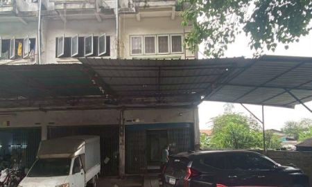 ขายอาคารพาณิชย์ / สำนักงาน - ขาย อาคารพาณิชย์ 4 ชั้น หมู่บ้านศรีเพชร หลังริม